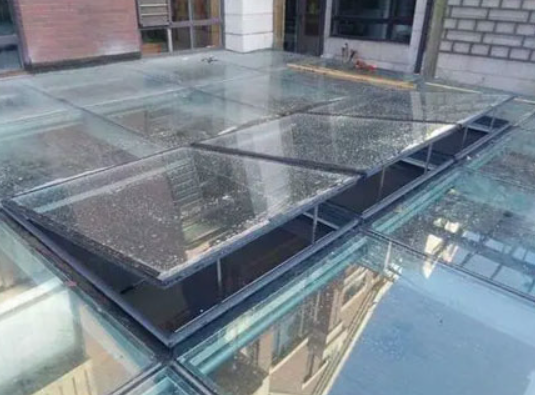 智能呼吸：通辽电动雨感天窗的生活革新